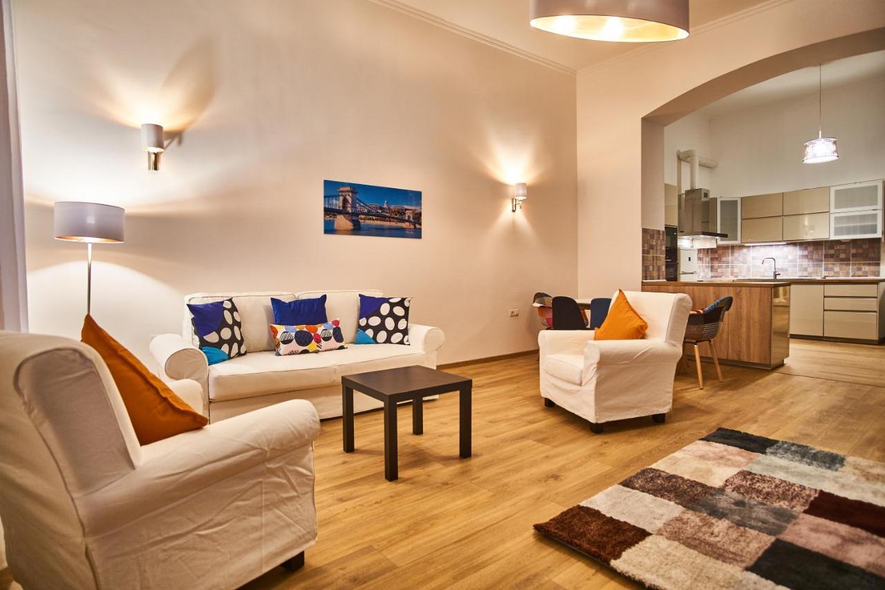 D20 Apartman | Boedapest Buitenkant foto