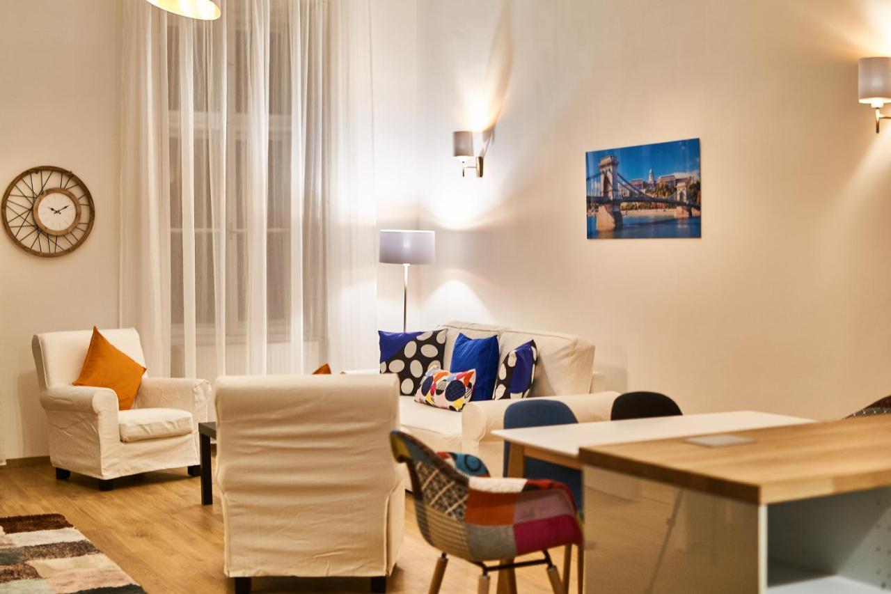 D20 Apartman | Boedapest Buitenkant foto