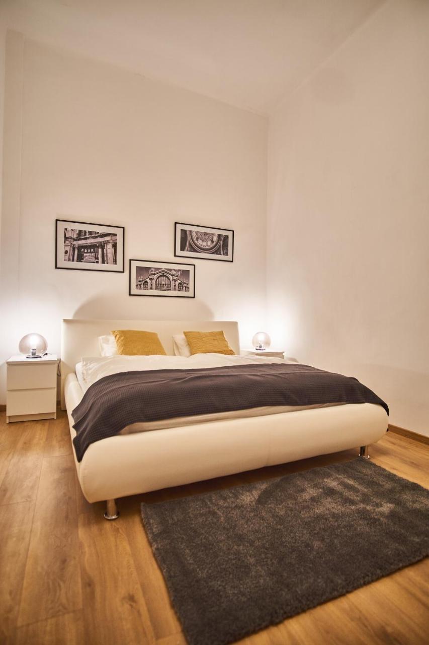 D20 Apartman | Boedapest Buitenkant foto