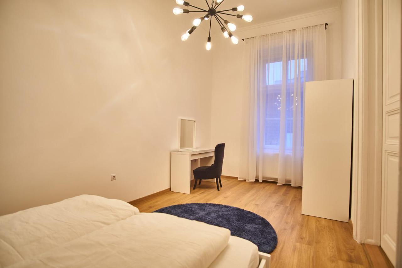 D20 Apartman | Boedapest Buitenkant foto