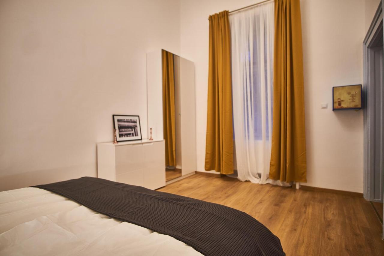 D20 Apartman | Boedapest Buitenkant foto