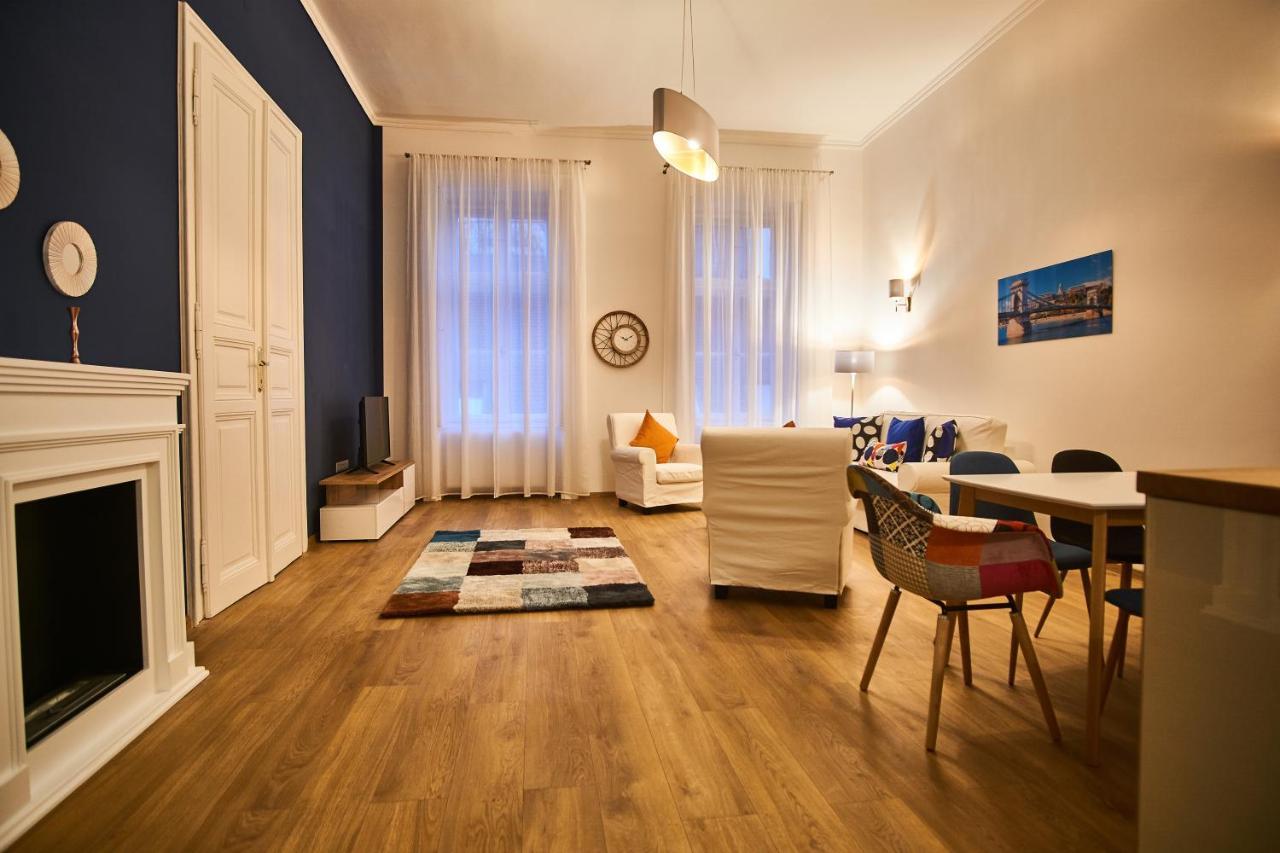 D20 Apartman | Boedapest Buitenkant foto